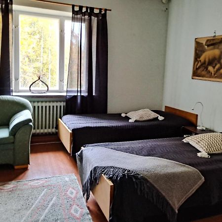 Vanhan Koulun Majatalo-Old School Guest House Kolinkylä Extérieur photo