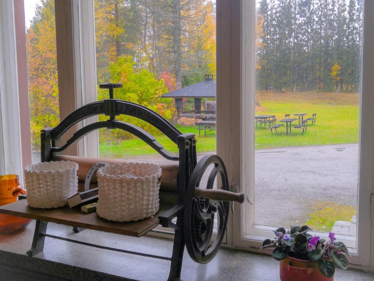 Vanhan Koulun Majatalo-Old School Guest House Kolinkylä Extérieur photo