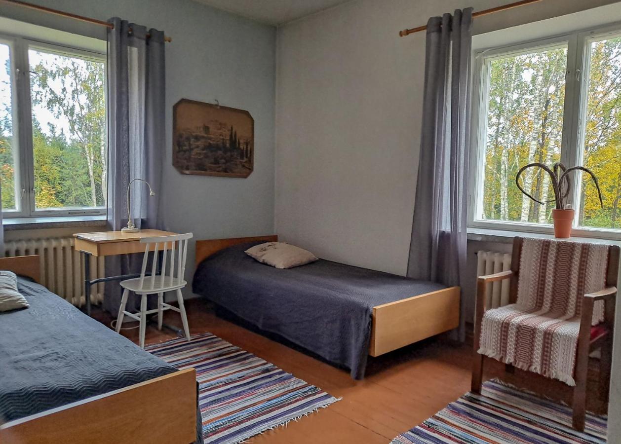 Vanhan Koulun Majatalo-Old School Guest House Kolinkylä Extérieur photo