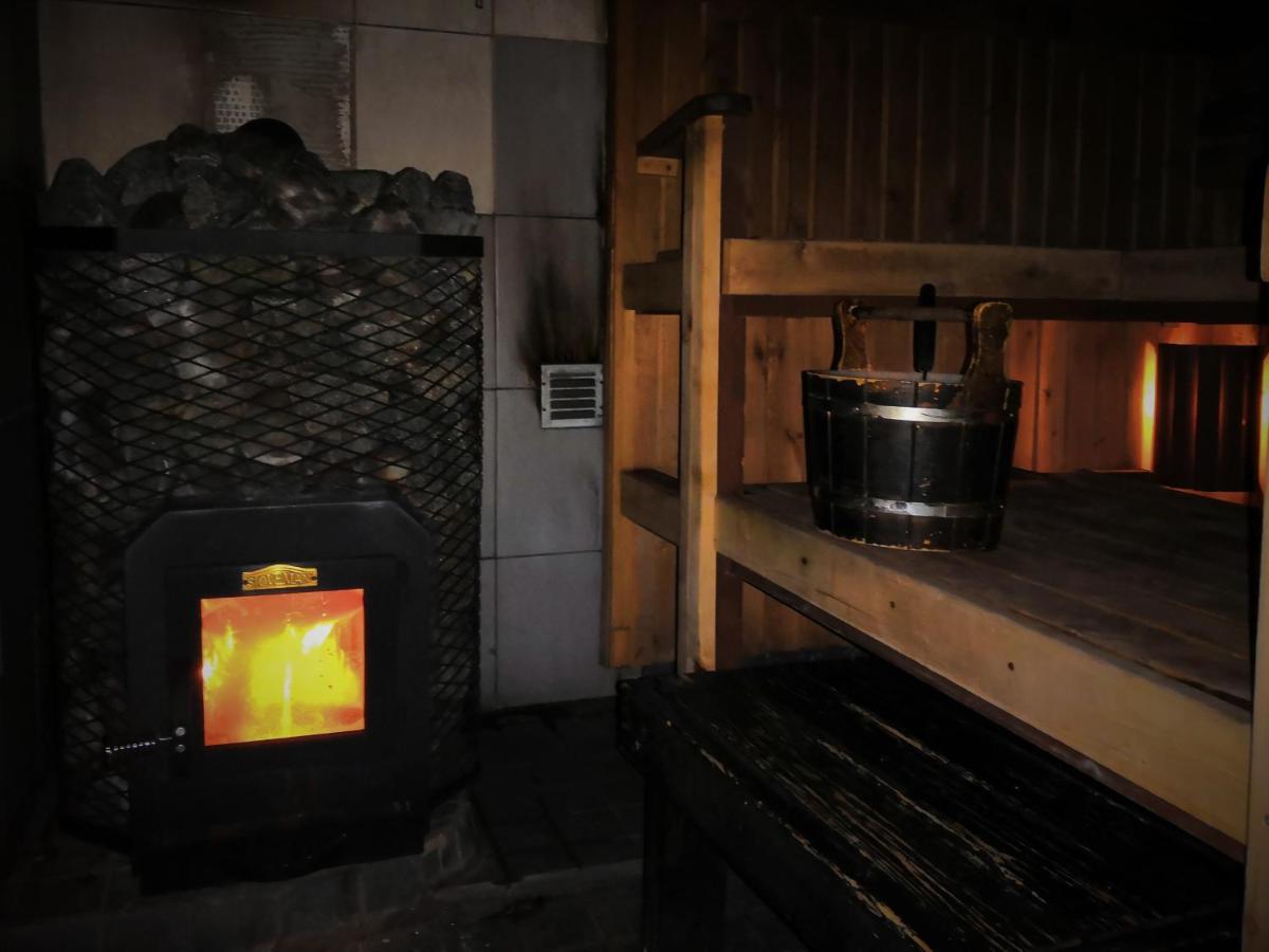 Vanhan Koulun Majatalo-Old School Guest House Kolinkylä Extérieur photo