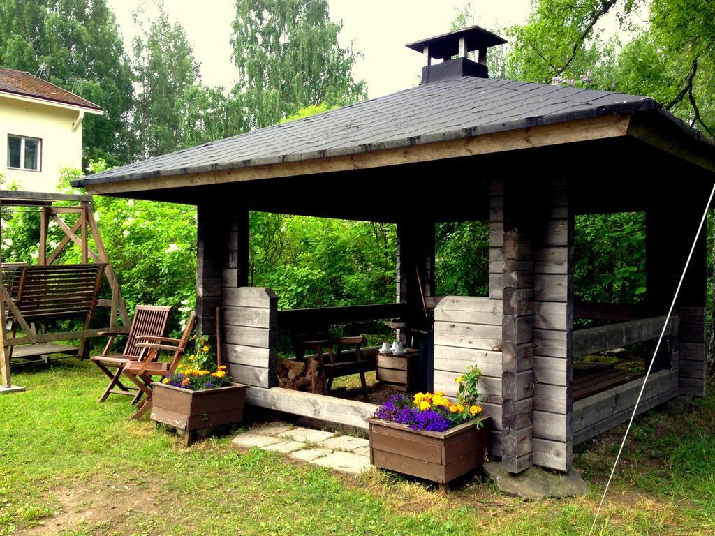 Vanhan Koulun Majatalo-Old School Guest House Kolinkylä Extérieur photo