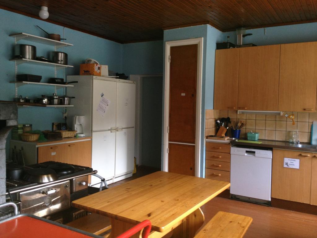Vanhan Koulun Majatalo-Old School Guest House Kolinkylä Extérieur photo