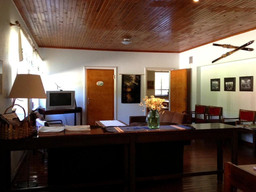 Vanhan Koulun Majatalo-Old School Guest House Kolinkylä Extérieur photo