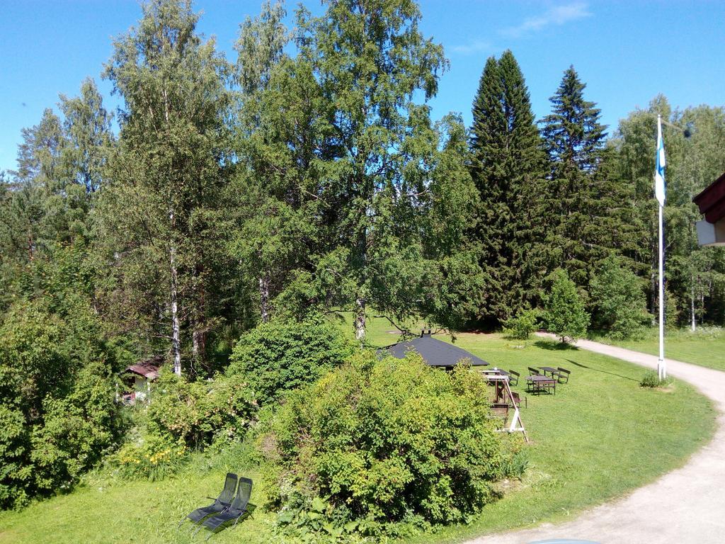 Vanhan Koulun Majatalo-Old School Guest House Kolinkylä Extérieur photo