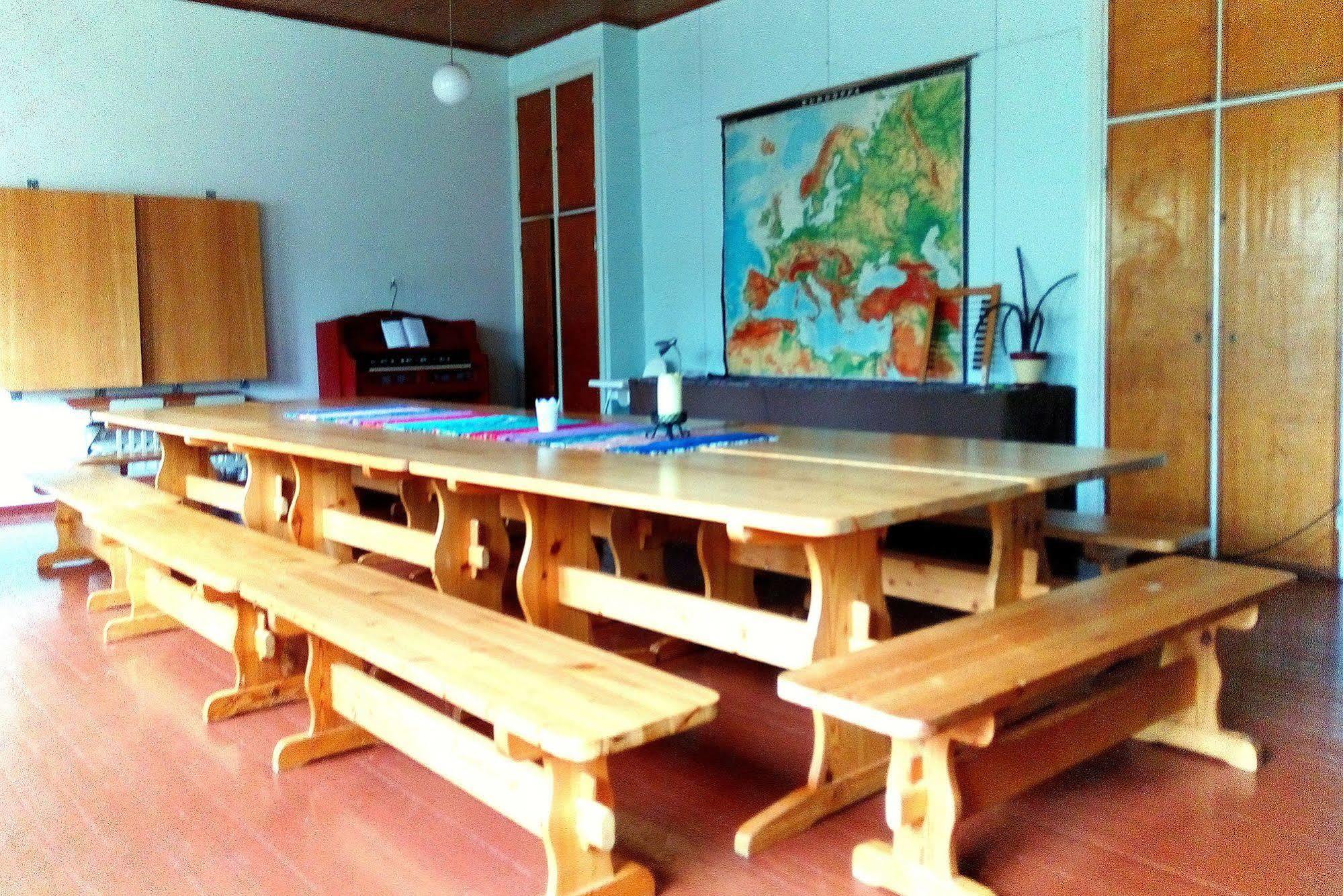 Vanhan Koulun Majatalo-Old School Guest House Kolinkylä Extérieur photo