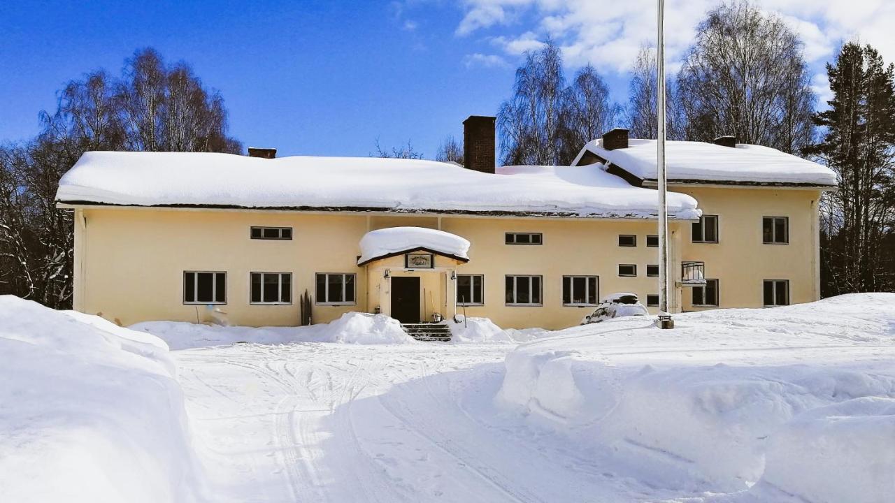 Vanhan Koulun Majatalo-Old School Guest House Kolinkylä Extérieur photo